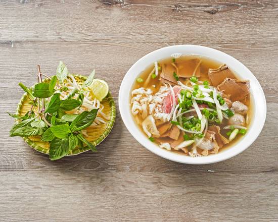 H1. Special Rice Noodle Soup 金邊粉